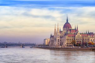 Budapest Parlament (c) AdobeStock_113839560